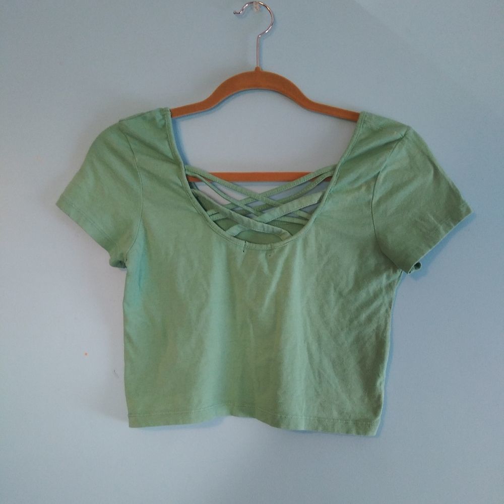 Crop top - Picture 2 of 3